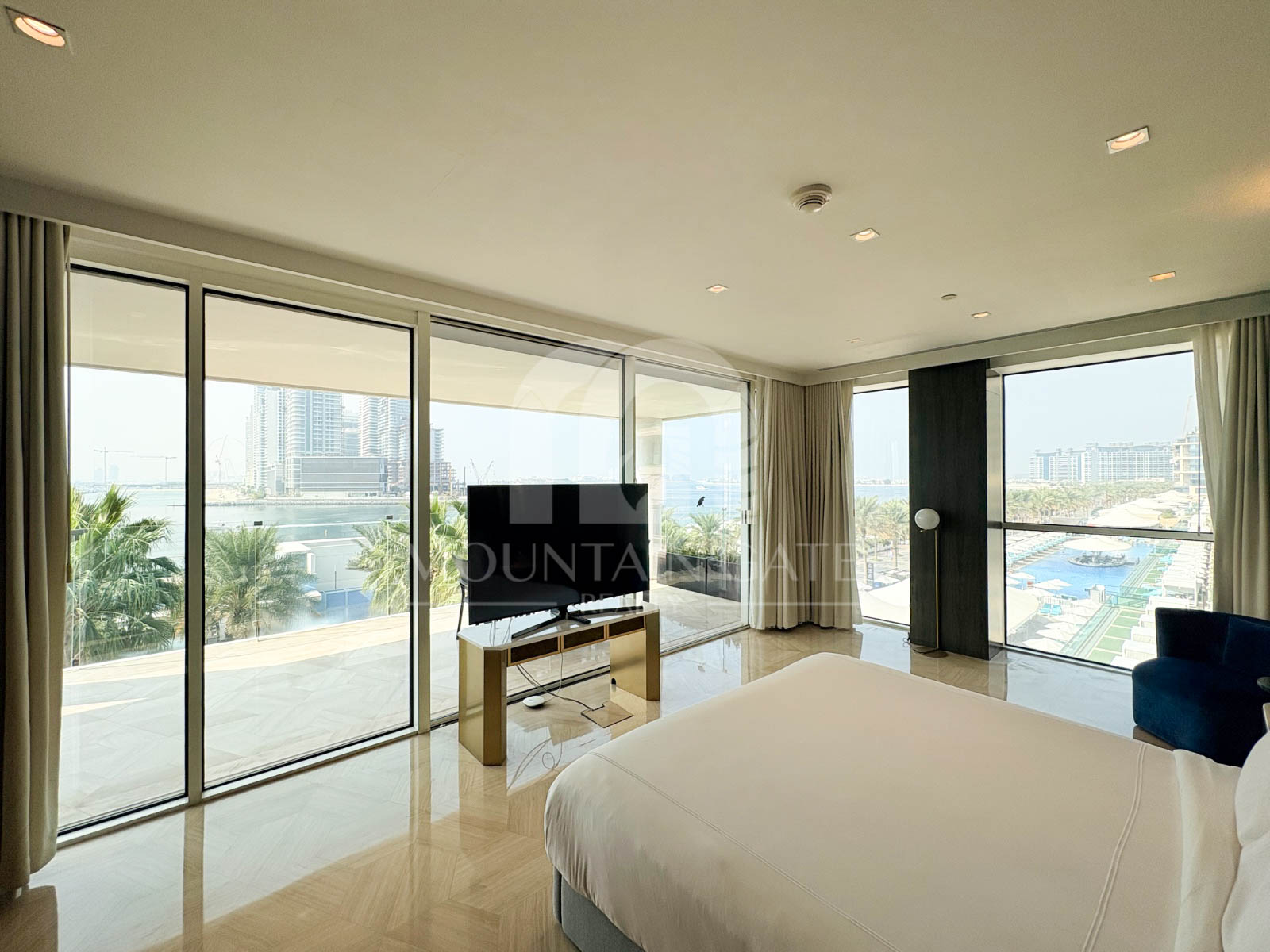 1 of 1 Penthouse | Private Pool | large layout 4BR Palm Jumeirah Mountain Gate