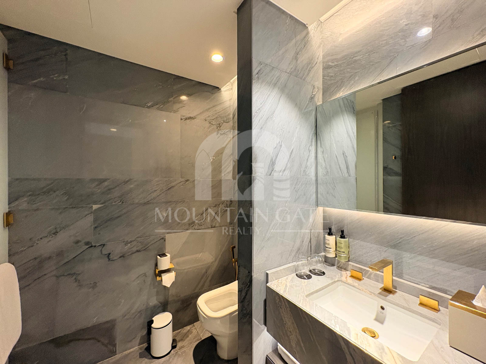 1 of 1 Penthouse | Private Pool | large layout 4BR Palm Jumeirah Mountain Gate