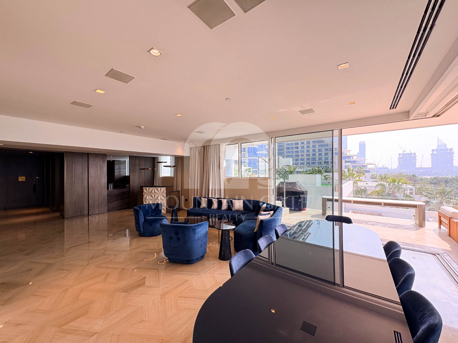1 of 1 Penthouse | Private Pool | large layout 4BR Palm Jumeirah Mountain Gate