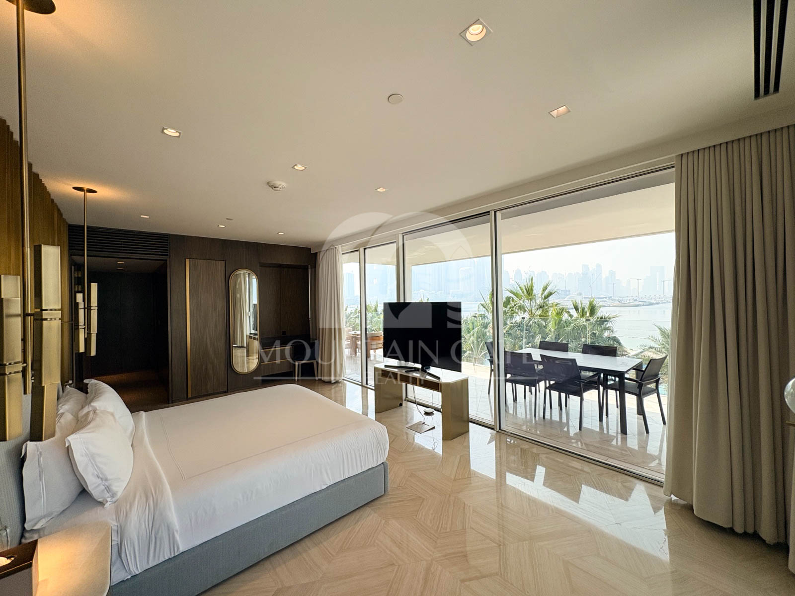 1 of 1 Penthouse | Private Pool | large layout 4BR Palm Jumeirah Mountain Gate