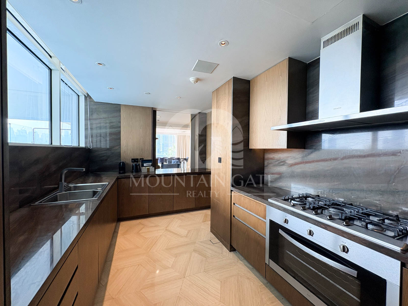 1 of 1 Penthouse | Private Pool | large layout 4BR Palm Jumeirah Mountain Gate