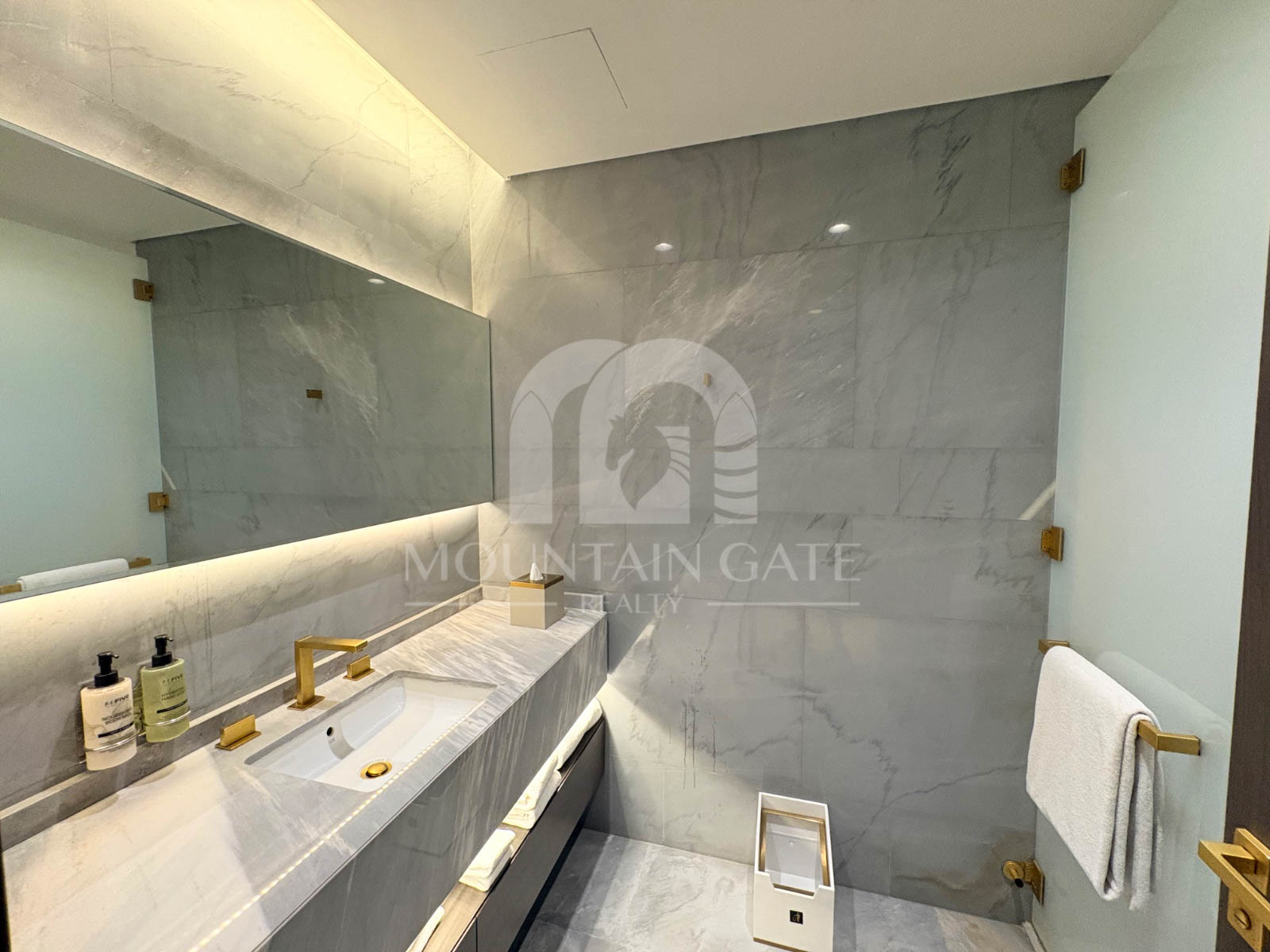 1 of 1 Penthouse | Private Pool | large layout 4BR Palm Jumeirah Mountain Gate