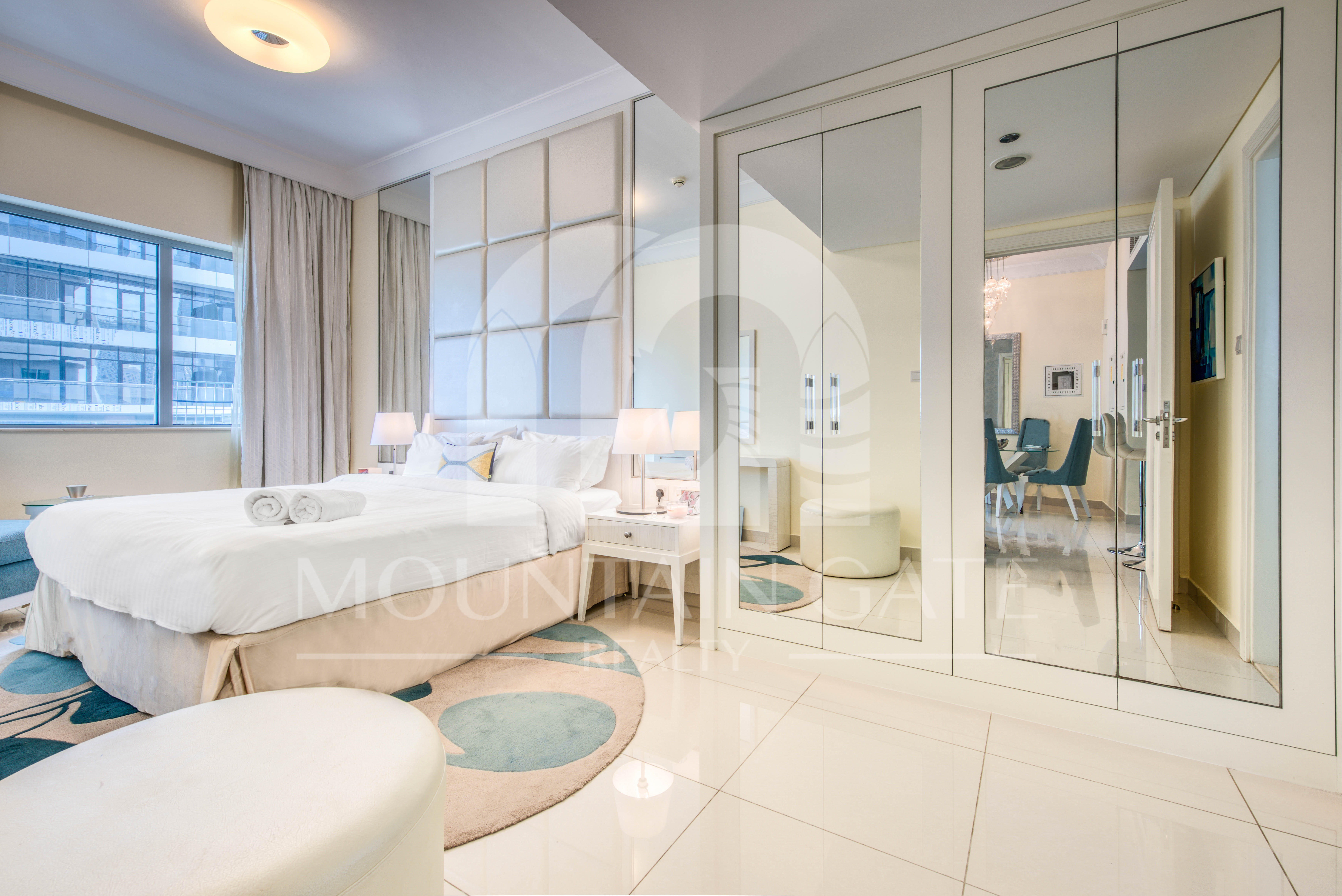 Luxurious | Fully Furnished | Walk to Dubai Mall 1BR Downtown Dubai Mountain Gate