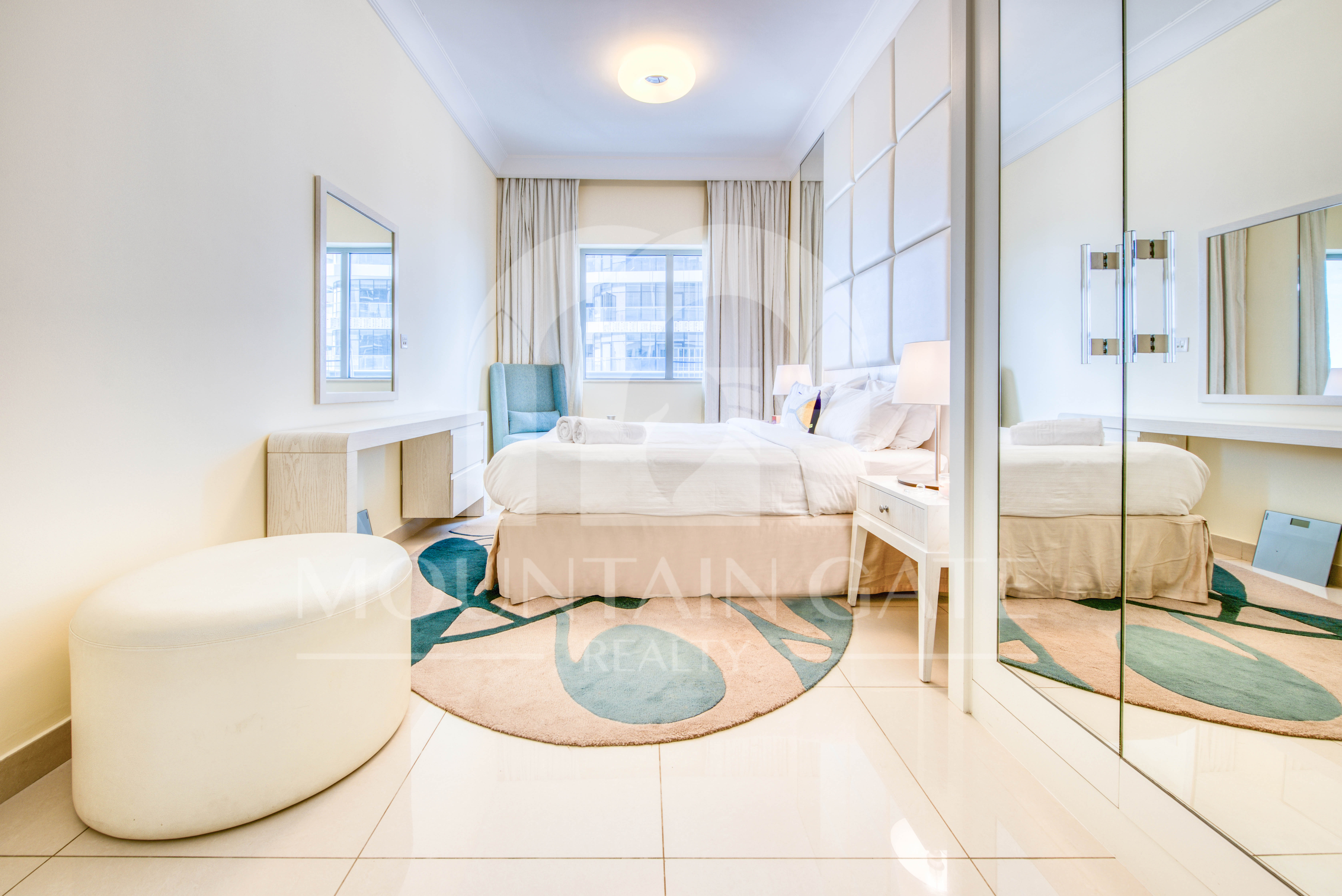 Luxurious | Fully Furnished | Walk to Dubai Mall 1BR Downtown Dubai Mountain Gate