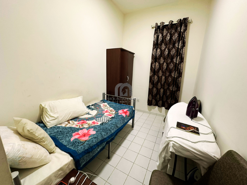 Luxury villa | Big Pool | Vacant on transfer 6BR Muwaileh Commercial Mountain Gate