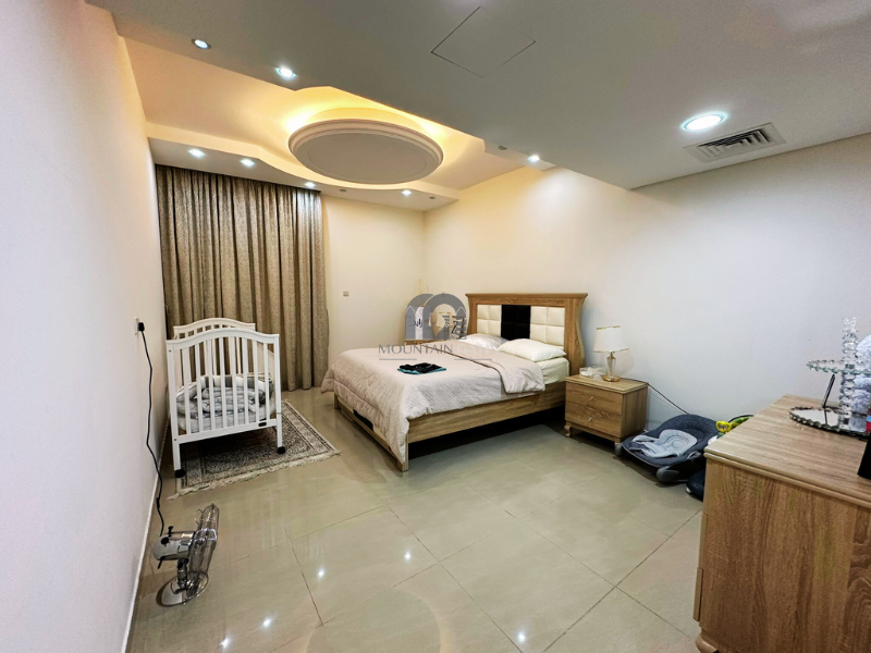 Luxury villa | Big Pool | Vacant on transfer 6BR Muwaileh Commercial Mountain Gate