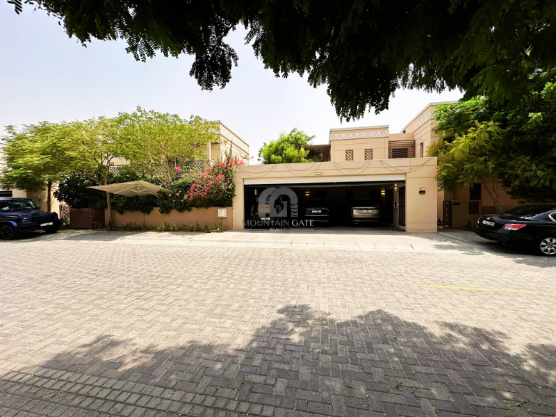Luxury villa | Big Pool | Vacant on transfer 6BR Muwaileh Commercial Mountain Gate