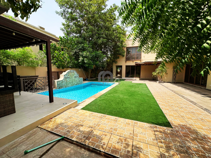 Luxury villa | Big Pool | Vacant on transfer 6BR Muwaileh Commercial Mountain Gate
