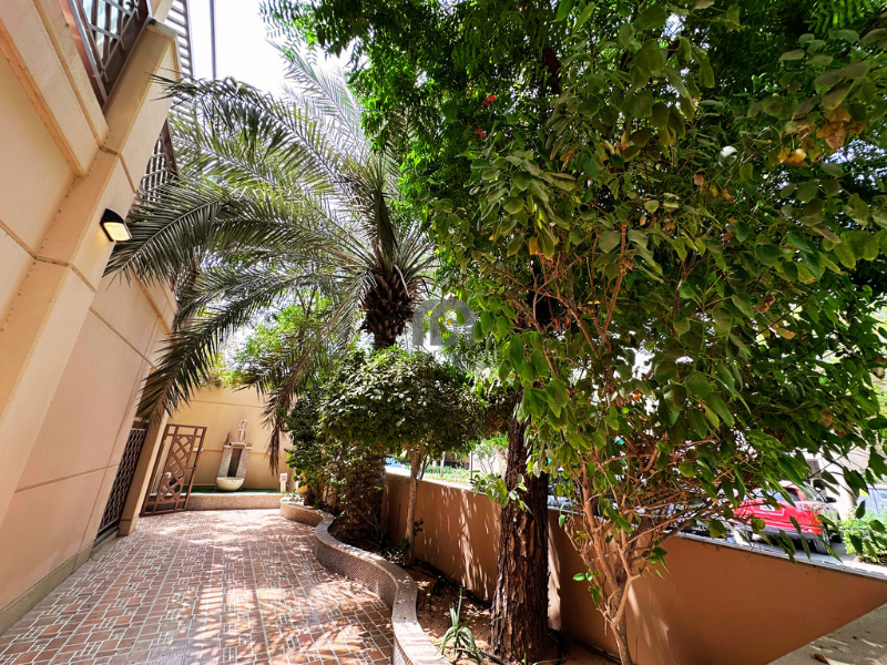 Luxury villa | Big Pool | Vacant on transfer 6BR Muwaileh Commercial Mountain Gate