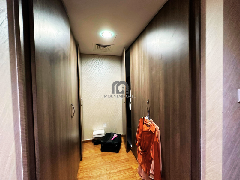 Luxury villa | Big Pool | Vacant on transfer 6BR Muwaileh Commercial Mountain Gate