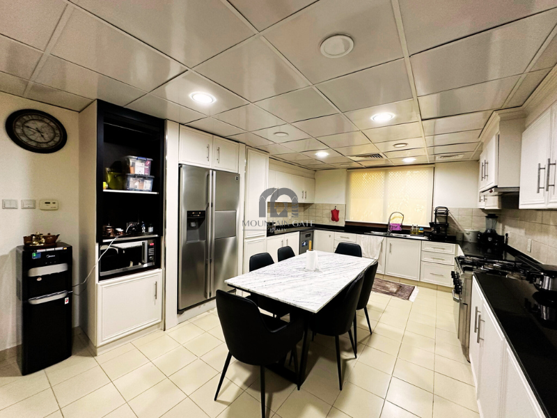 Luxury villa | Big Pool | Vacant on transfer 6BR Muwaileh Commercial Mountain Gate