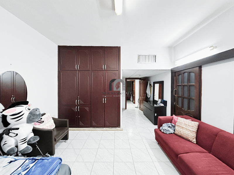 GCC | Large | Commercial/Residential| main street 7BR Al Sharq Mountain Gate