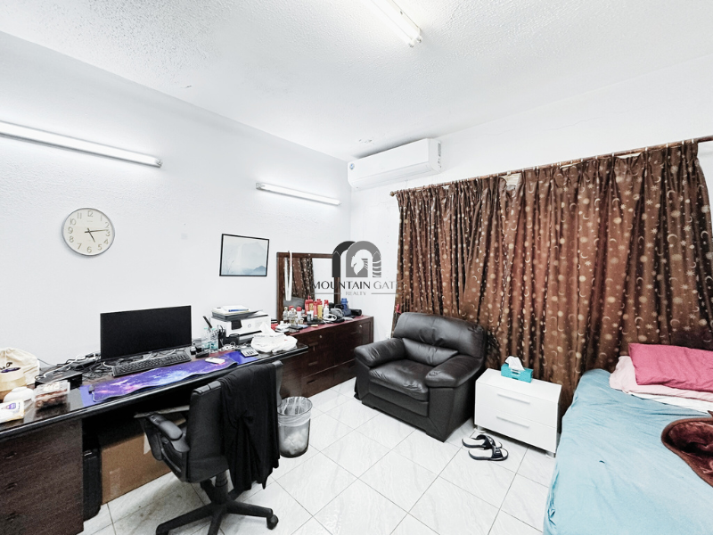 GCC | Large | Commercial/Residential| main street 7BR Al Sharq Mountain Gate
