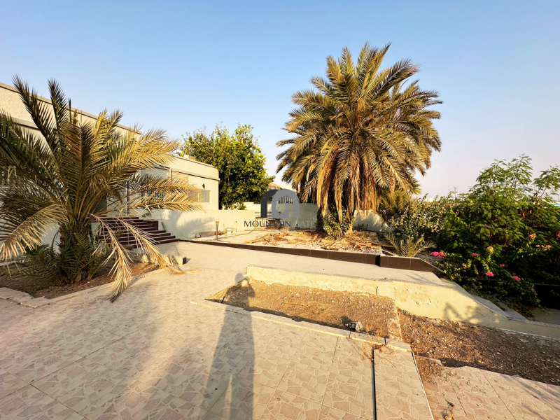 GCC | Large | Commercial/Residential| main street 7BR Al Sharq Mountain Gate