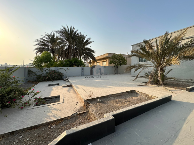 GCC | Large | Commercial/Residential| main street 7BR Al Sharq Mountain Gate