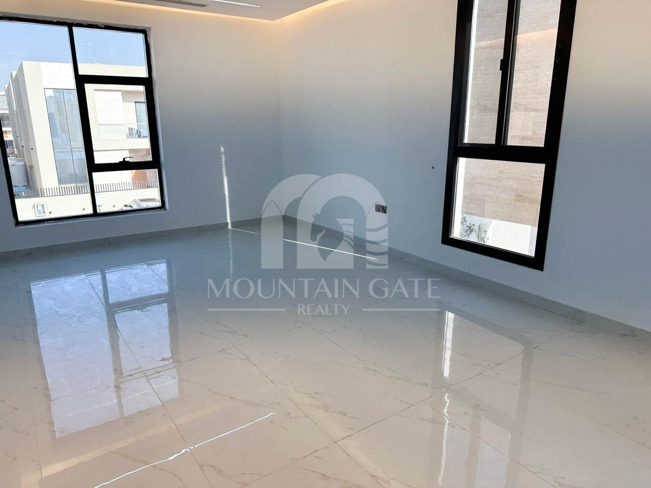 Hot Deal | Prime Location | Privacy & Space 6BR Al Zahya Mountain Gate