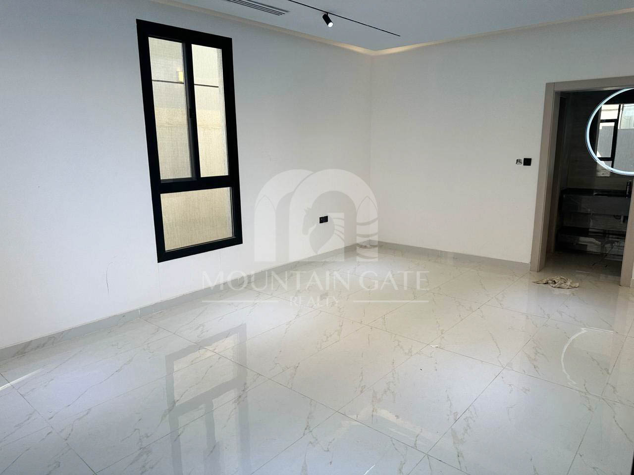 Hot Deal | Prime Location | Privacy & Space 6BR Al Zahya Mountain Gate