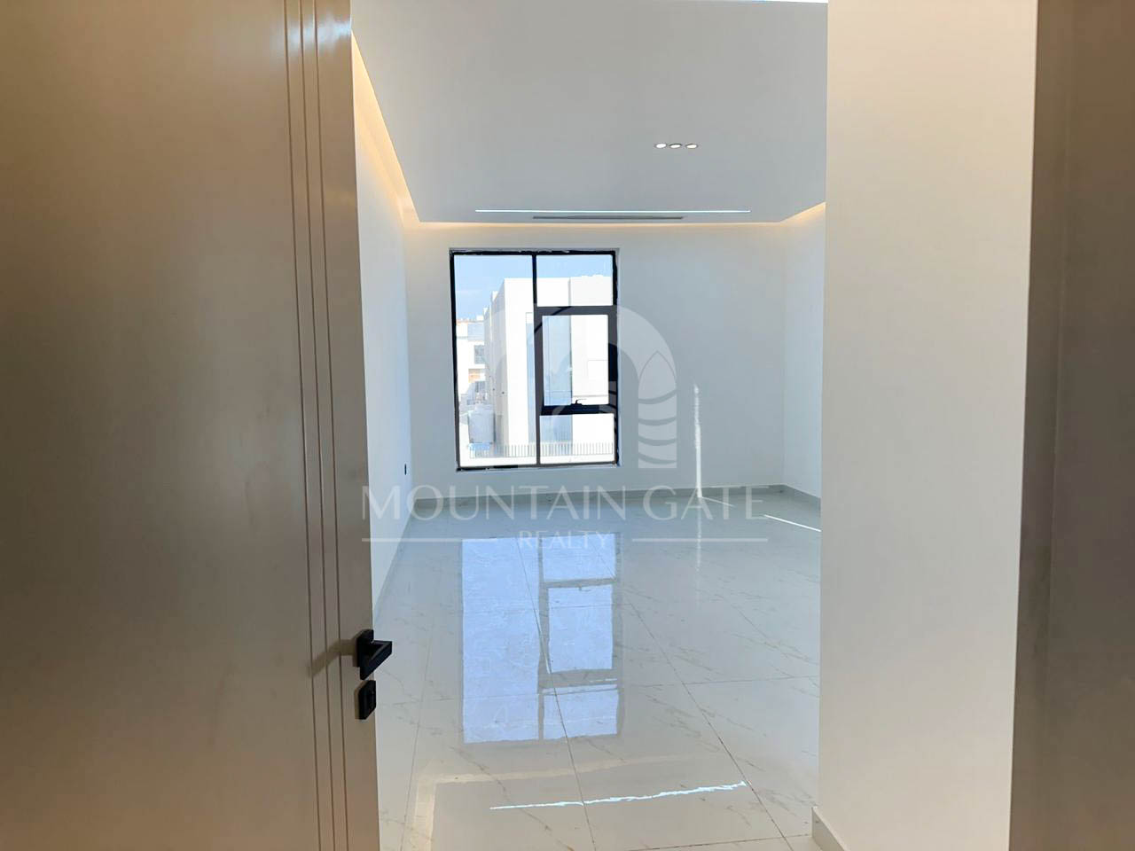 Hot Deal | Prime Location | Privacy & Space 6BR Al Zahya Mountain Gate