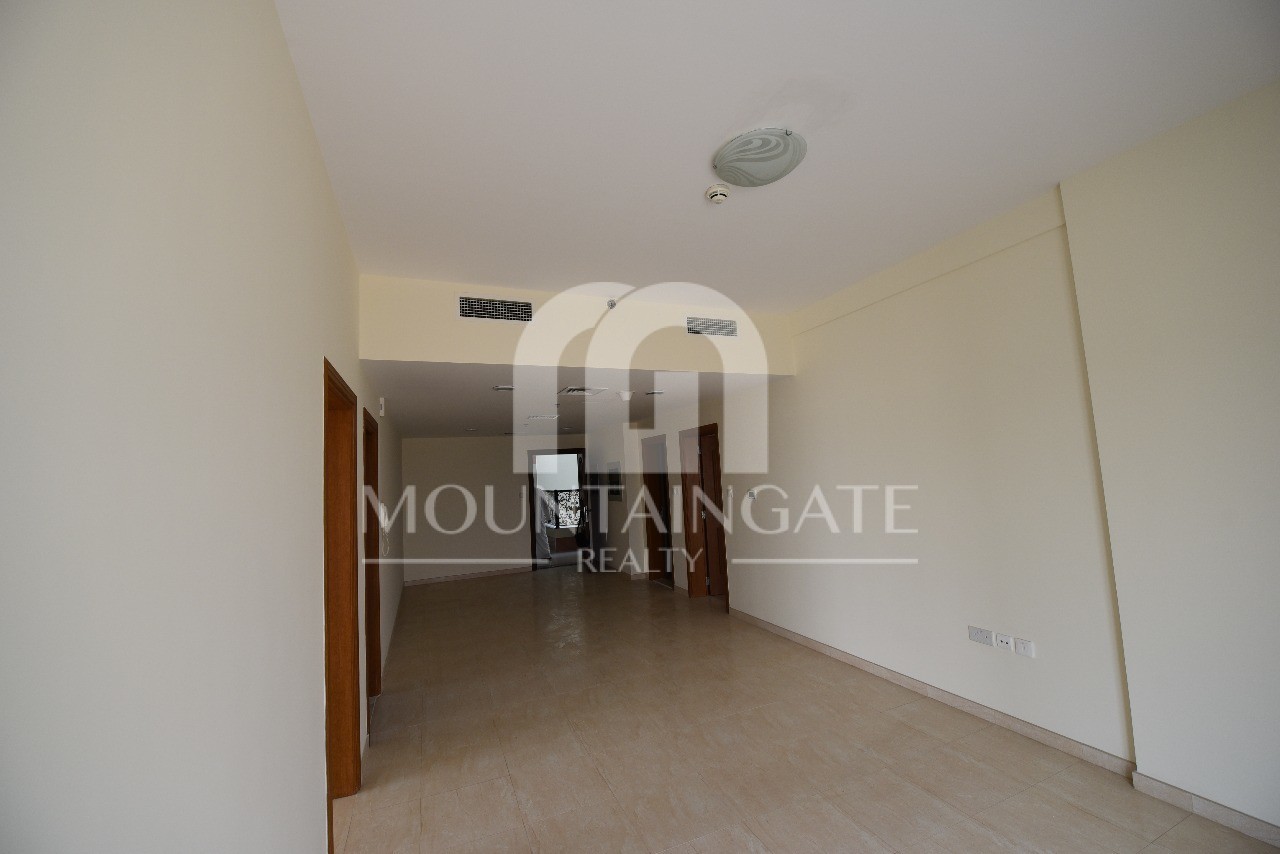 Investor Deal Spacious Layout Prime Location 2BR Dubai Land Mountain Gate