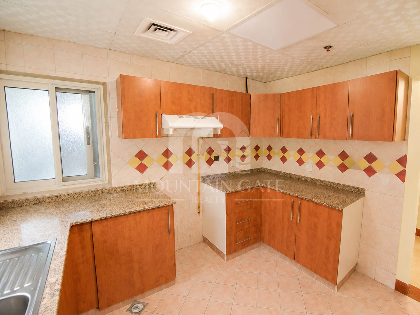 Vacant | Ideal for End User | Spacious Layout 1BR Dubai Land Mountain Gate