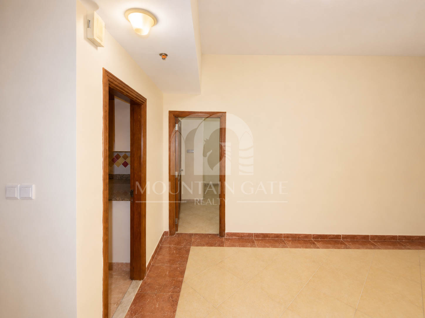 Vacant | Ideal for End User | Spacious Layout 1BR Dubai Land Mountain Gate