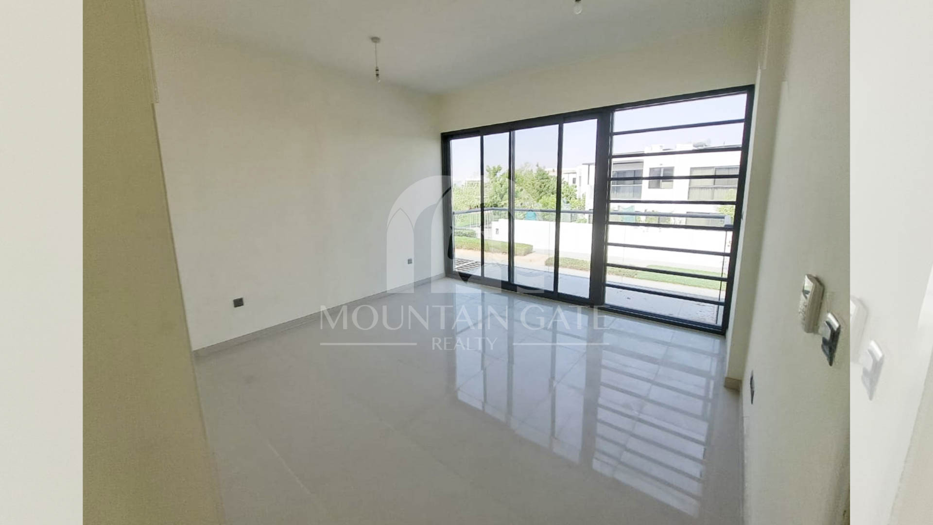Stunning V3 - Big plot - Best location -Single row 6BR Damac Hills 2 Mountain Gate