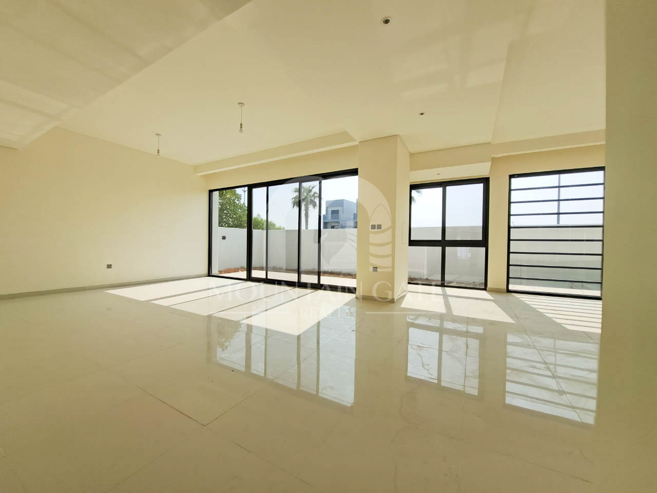 Stunning V3 - Big plot - Best location -Single row 6BR Damac Hills 2 Mountain Gate