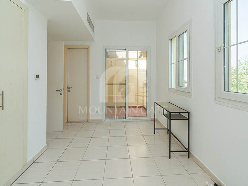 Hot Deal | Single Row | Pleasant 2BR Mountain Gate