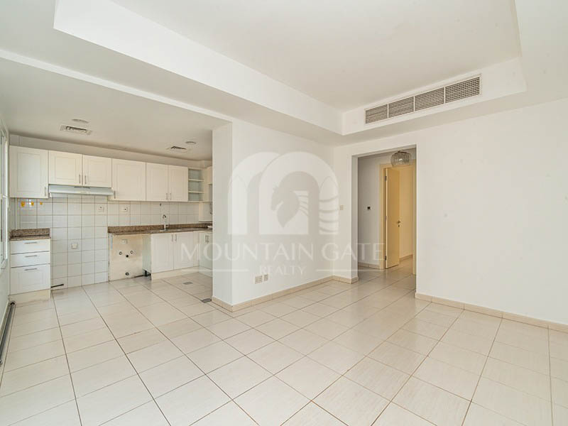 Hot Deal | Single Row | Pleasant 2BR Mountain Gate
