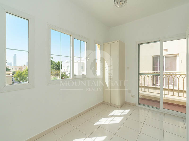 Hot Deal | Single Row | Pleasant 2BR Mountain Gate