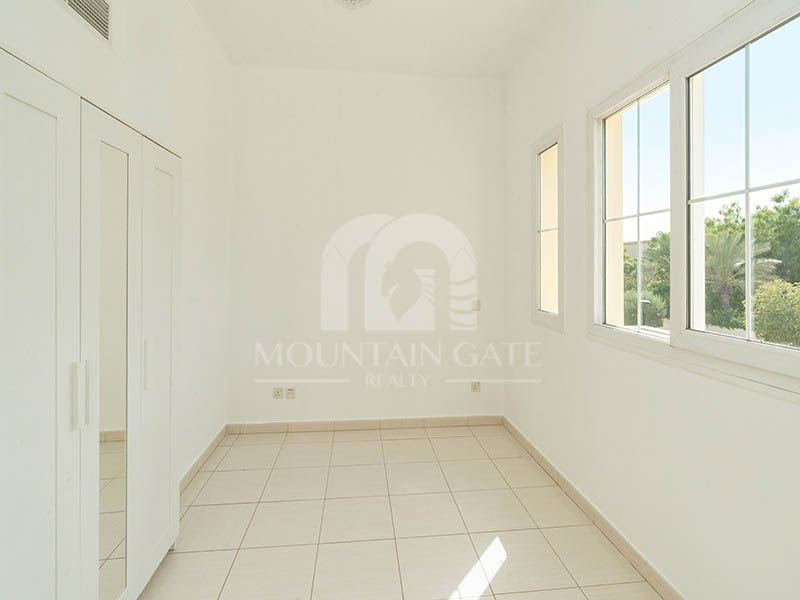 Hot Deal | Single Row | Pleasant 2BR Mountain Gate