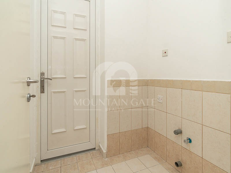 Hot Deal | Single Row | Pleasant 2BR Mountain Gate