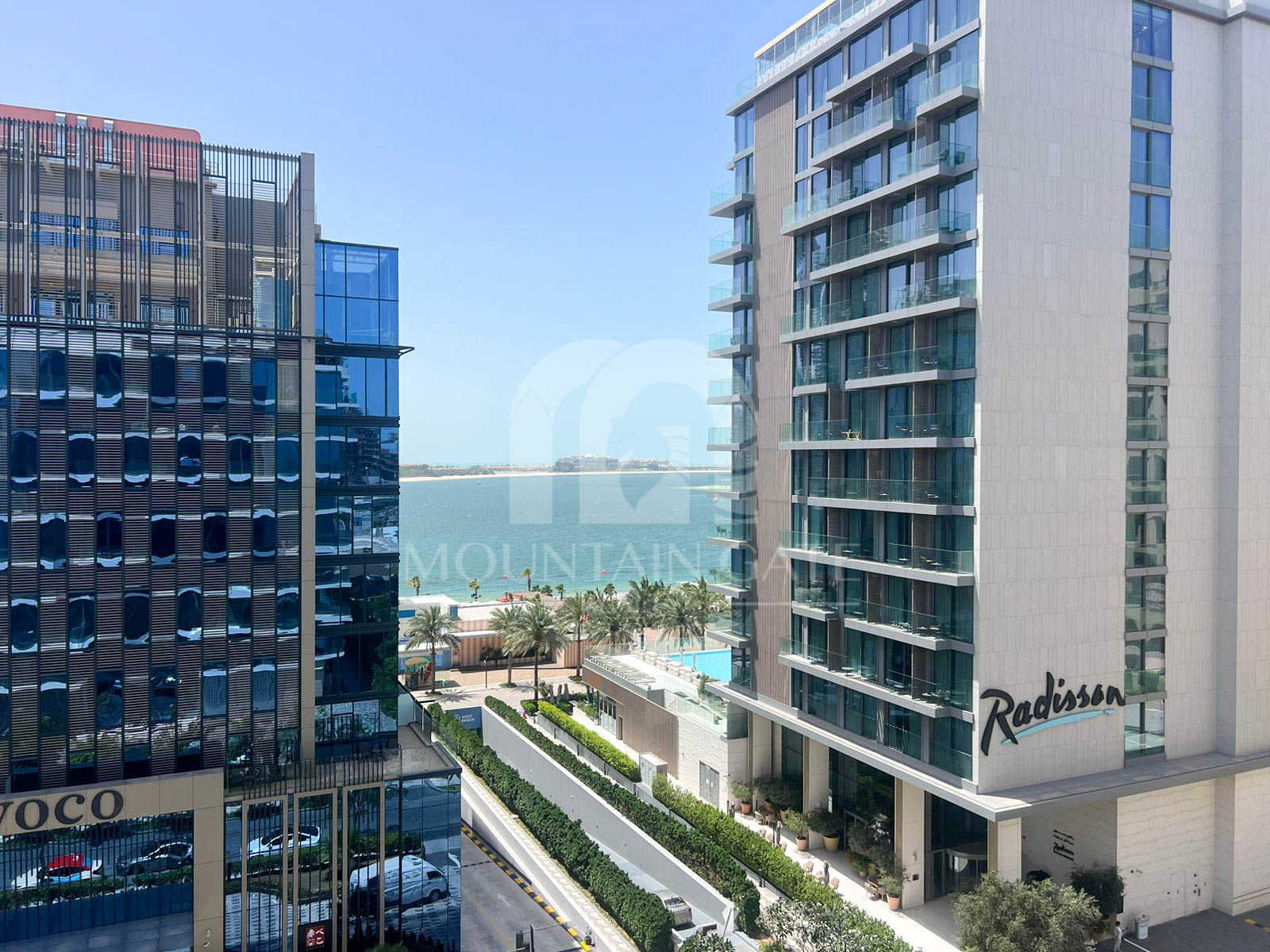 Vacant Fully Furnished Curved Balcony | Sea View 3BR Palm Jumeirah Mountain Gate