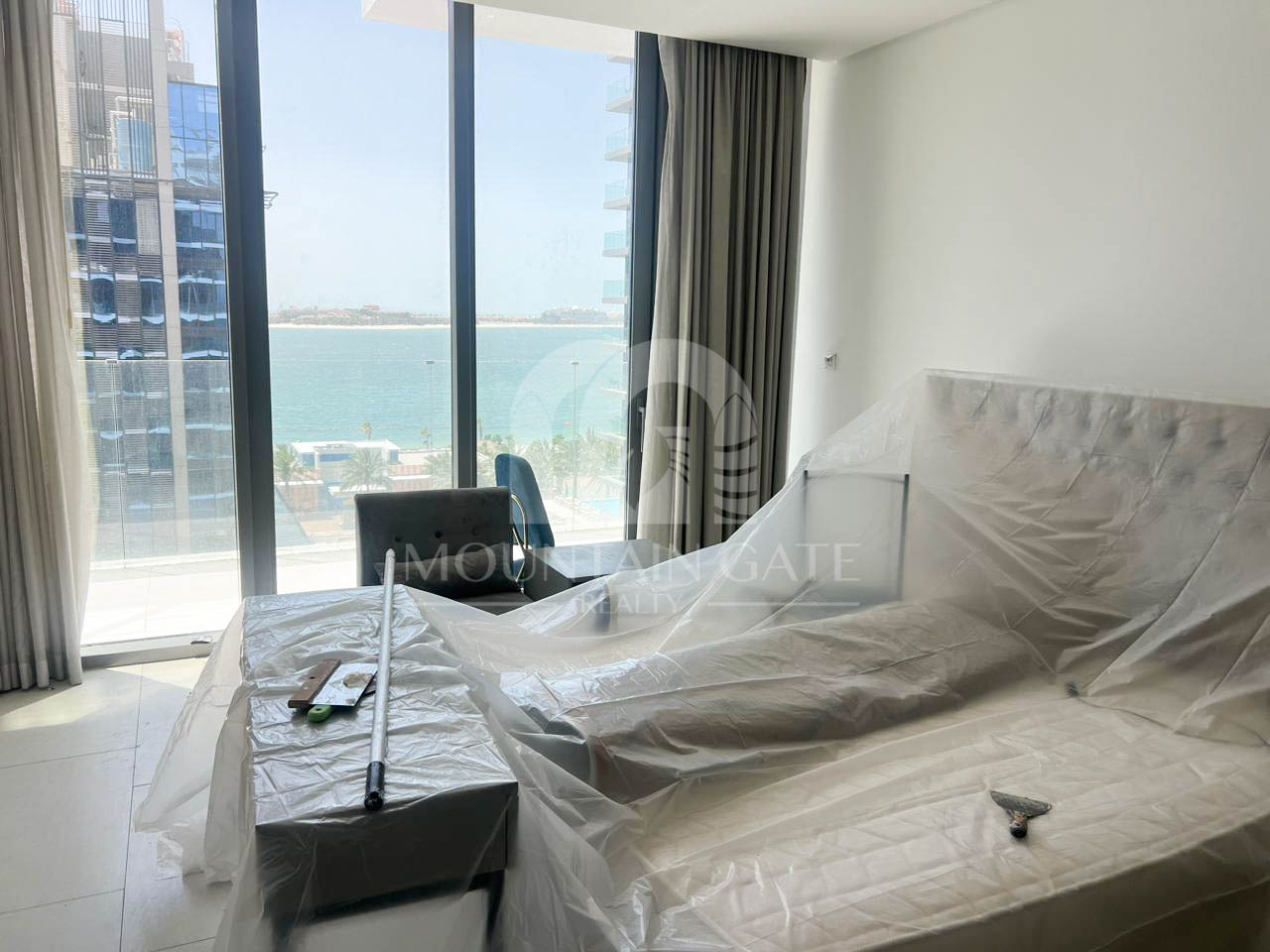 Vacant Fully Furnished Curved Balcony | Sea View 3BR Palm Jumeirah Mountain Gate