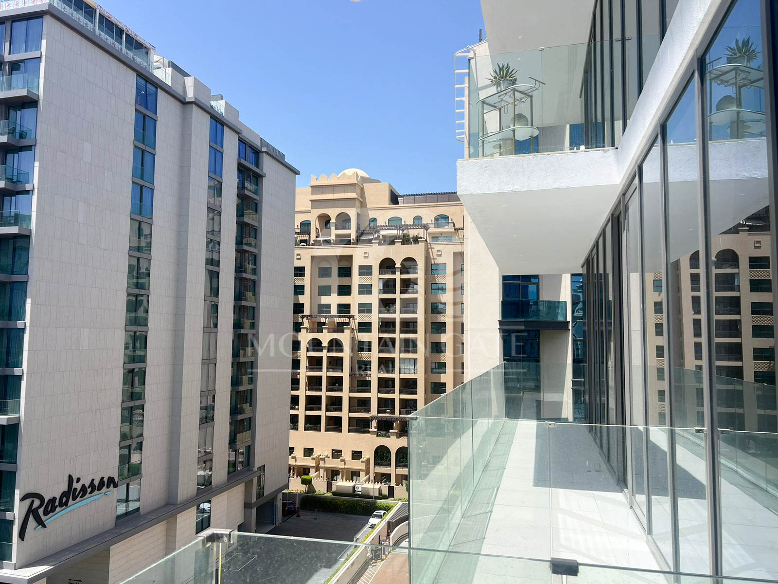 Vacant Fully Furnished Curved Balcony | Sea View 3BR Palm Jumeirah Mountain Gate
