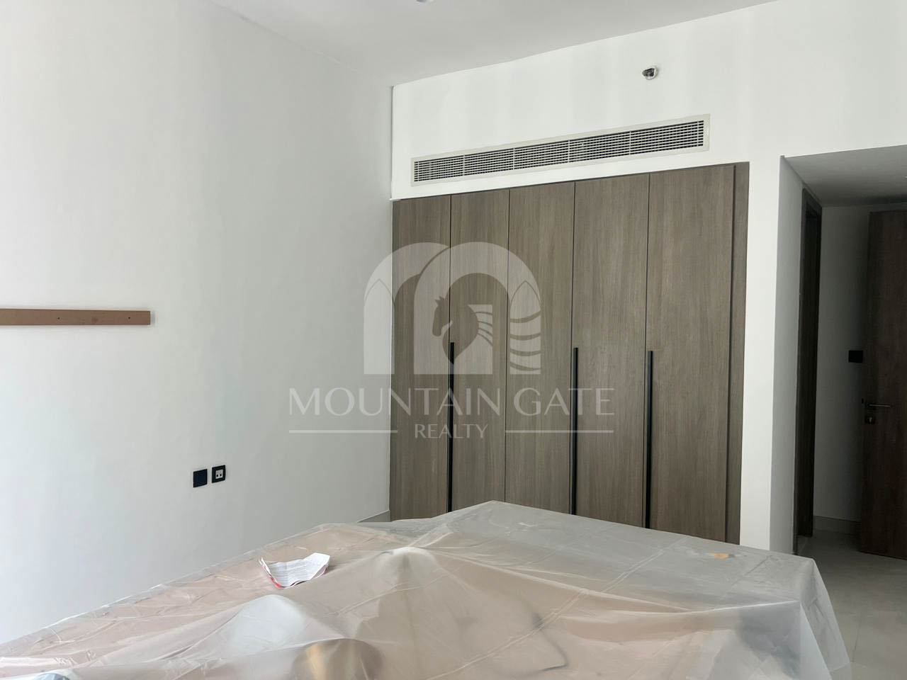 Vacant Fully Furnished Curved Balcony | Sea View 3BR Palm Jumeirah Mountain Gate