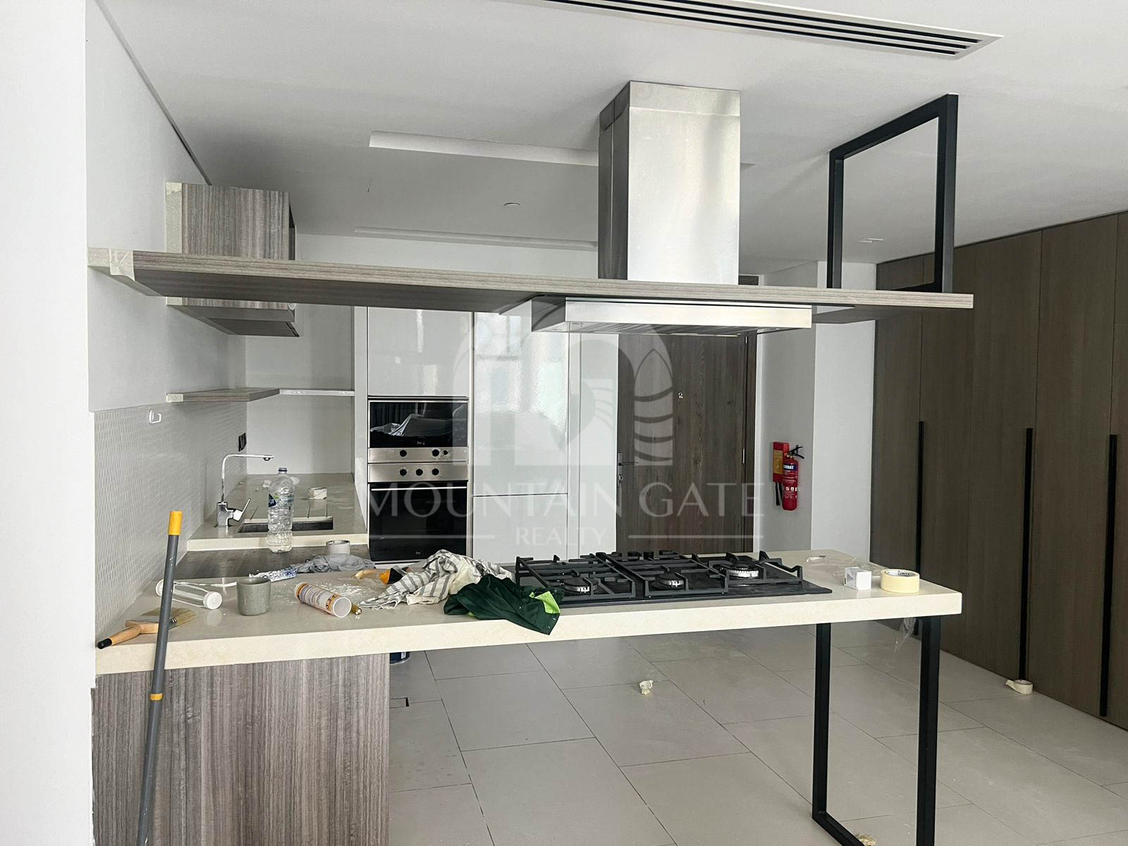 Vacant Fully Furnished Curved Balcony | Sea View 3BR Palm Jumeirah Mountain Gate