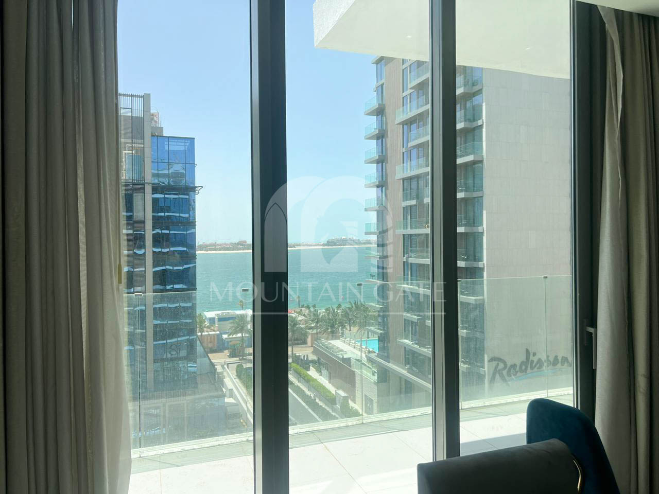 Vacant Fully Furnished Curved Balcony | Sea View 3BR Palm Jumeirah Mountain Gate