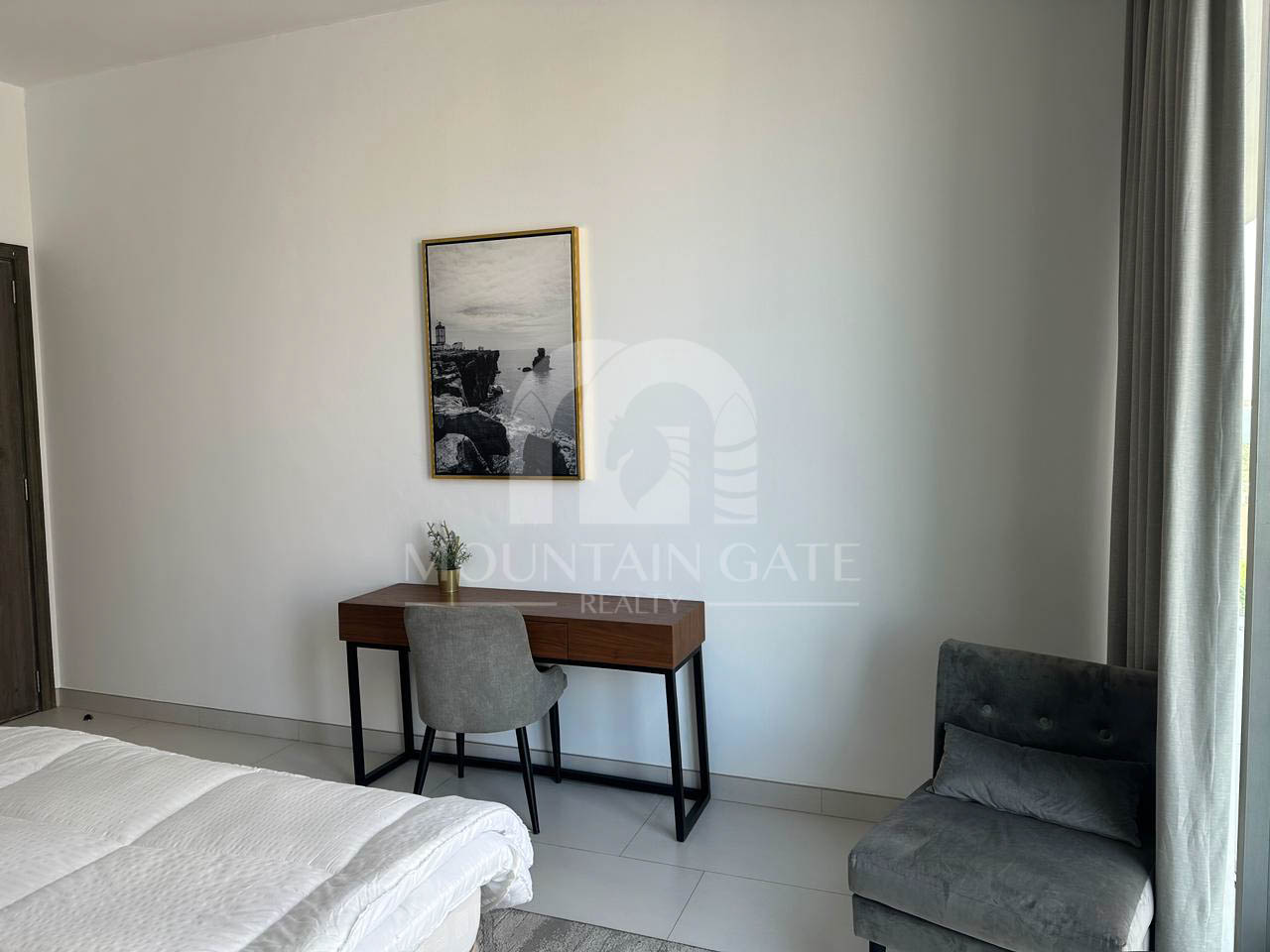 West Beach Skyline | Modern Interiors | Ready Now 1BR Palm Jumeirah Mountain Gate