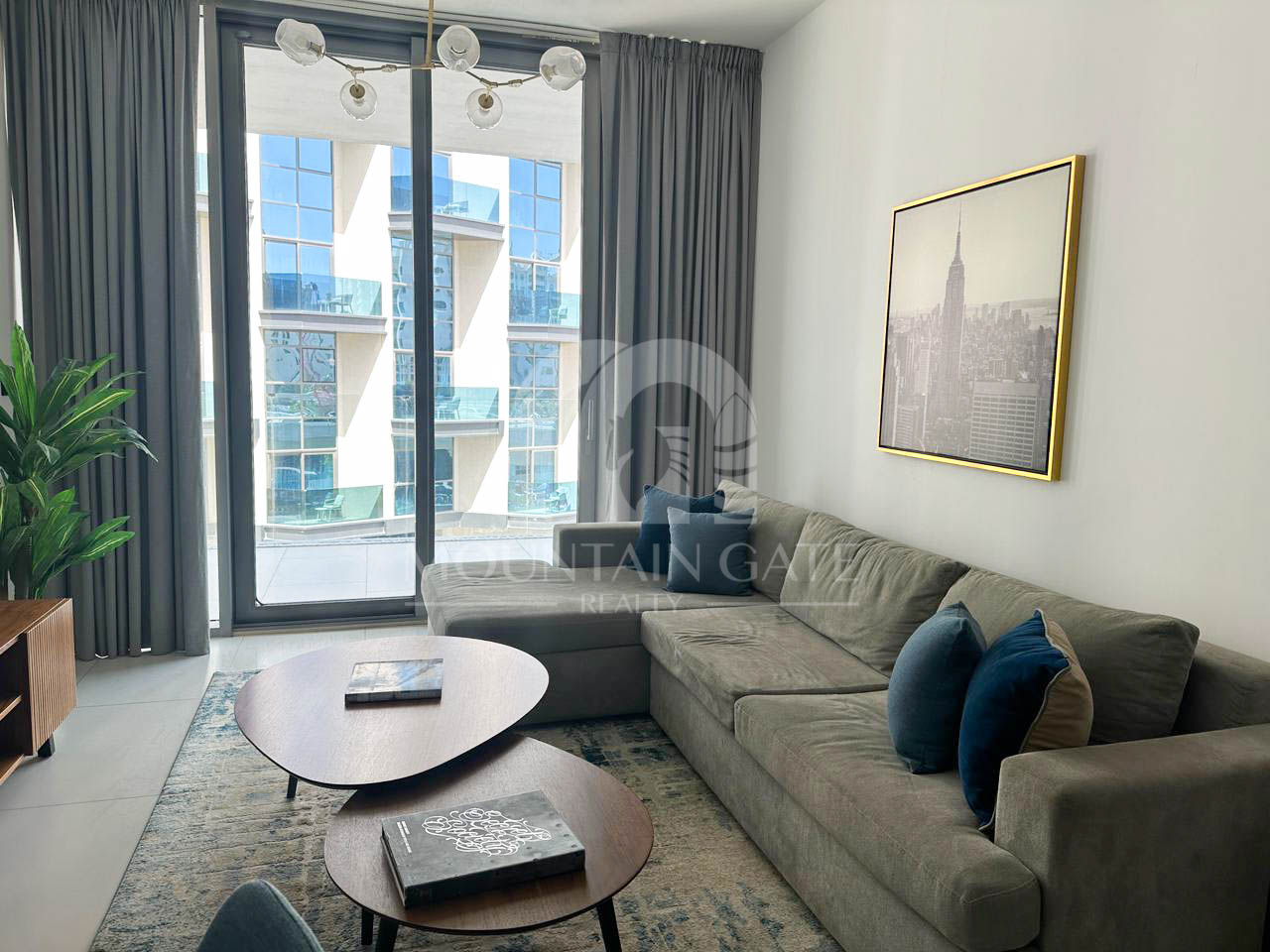 West Beach Skyline | Modern Interiors | Ready Now 1BR Palm Jumeirah Mountain Gate