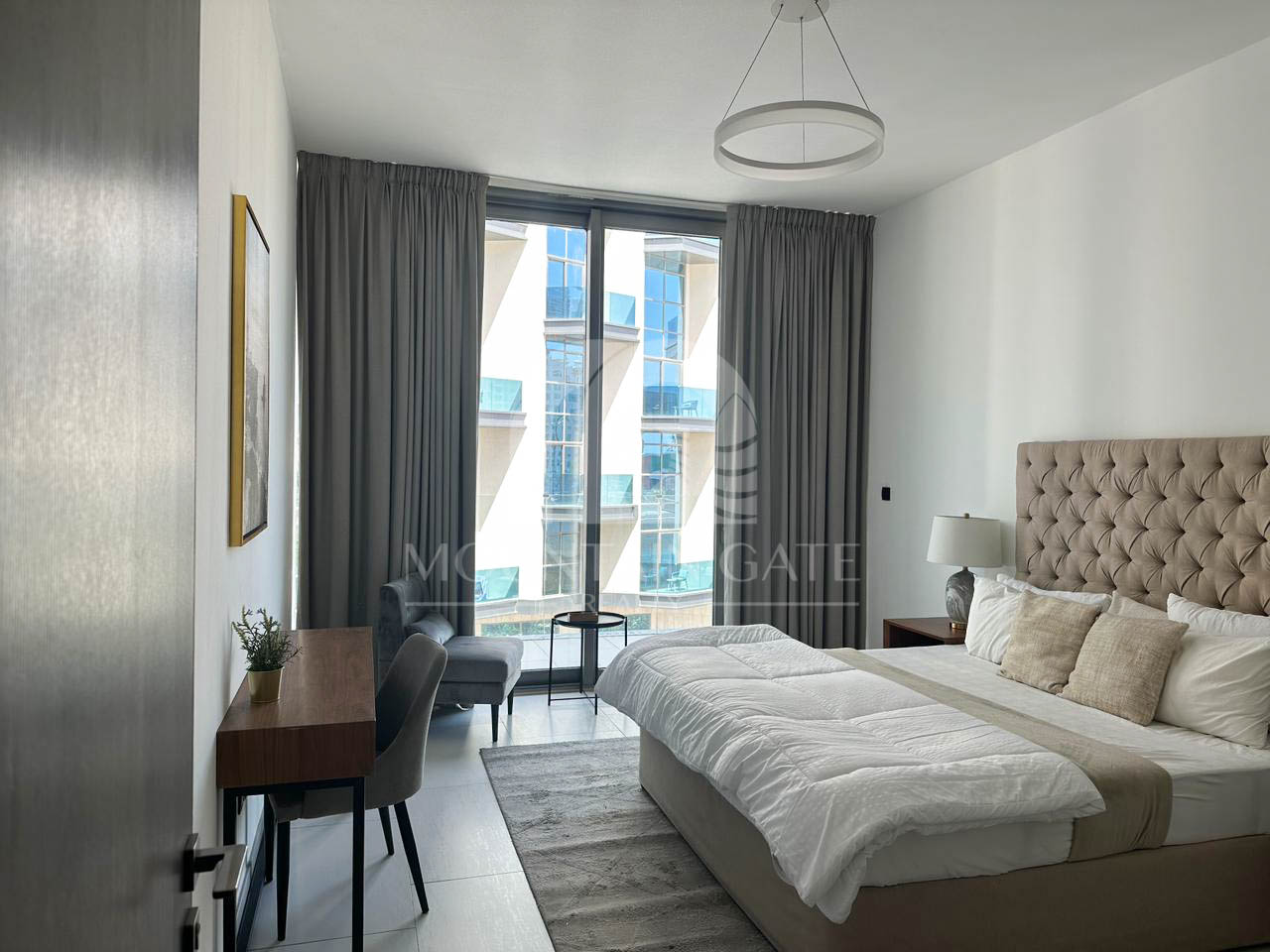West Beach Skyline | Modern Interiors | Ready Now 1BR Palm Jumeirah Mountain Gate