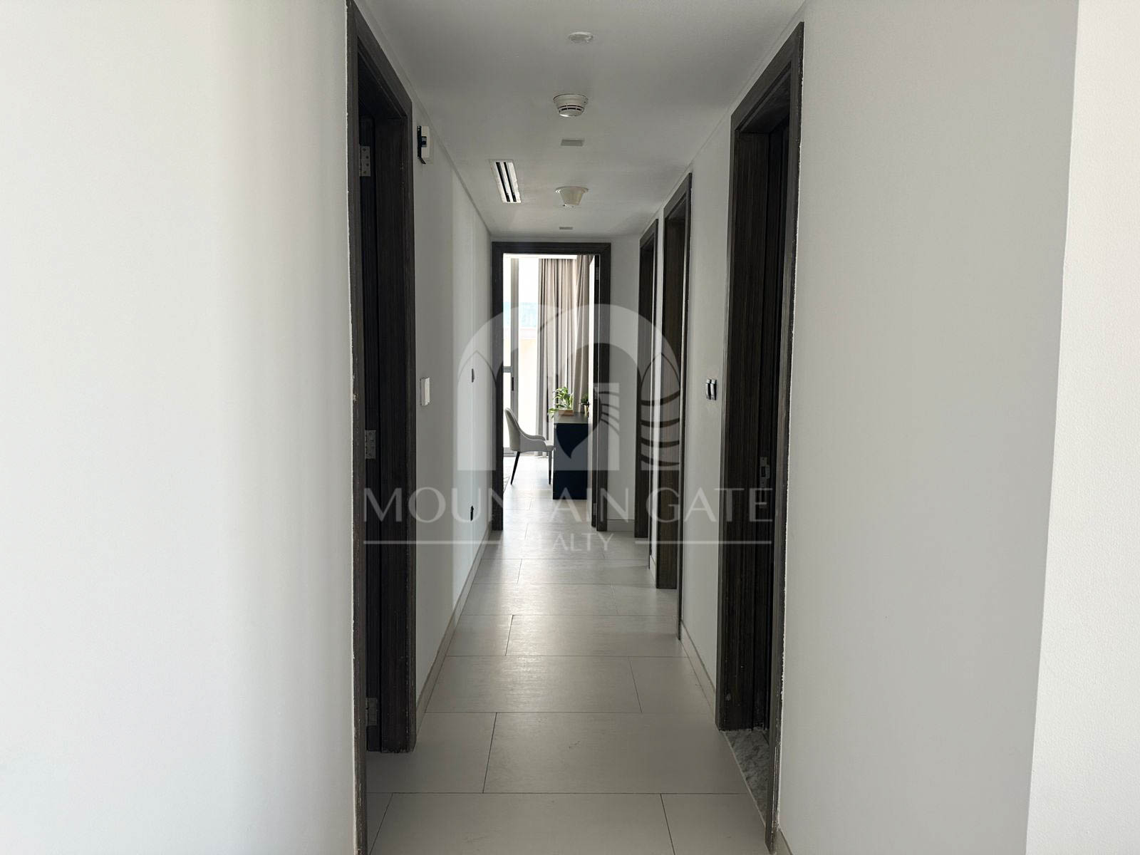 Vacant Fully Furnished Sea View Luxury Living 3BR Palm Jumeirah Mountain Gate