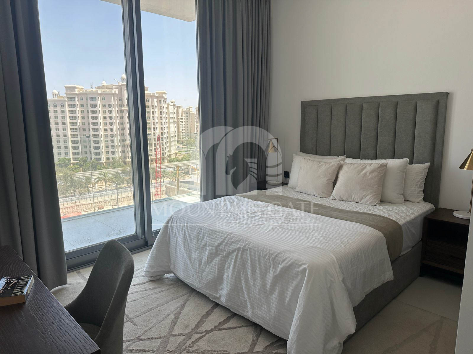 Vacant Fully Furnished Sea View Luxury Living 3BR Palm Jumeirah Mountain Gate