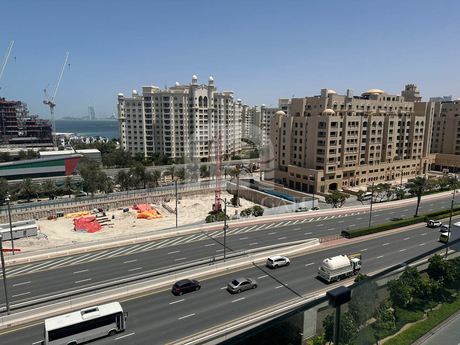 Vacant Fully Furnished Sea View Luxury Living 3BR Palm Jumeirah Mountain Gate