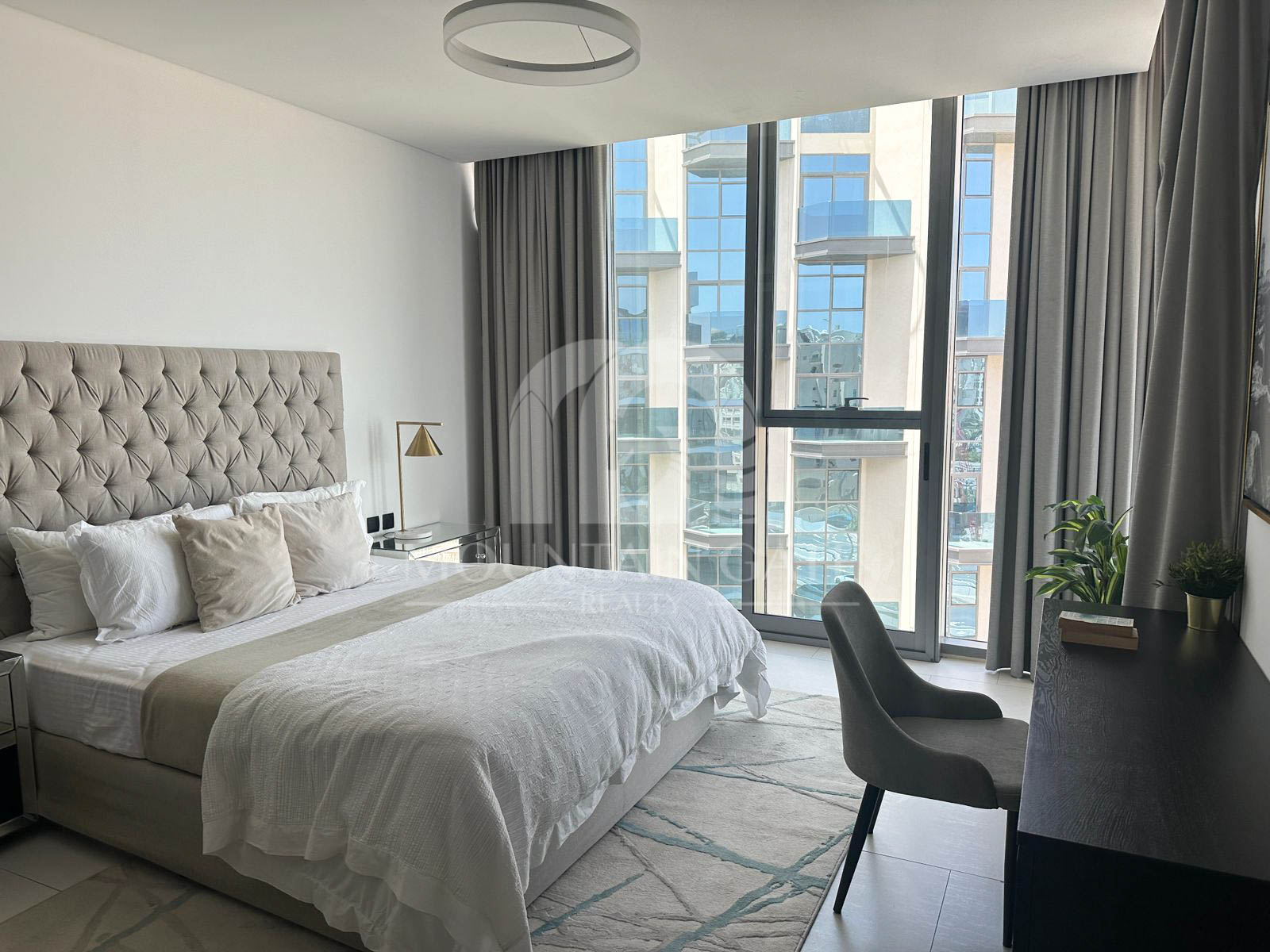Vacant Fully Furnished Sea View Luxury Living 3BR Palm Jumeirah Mountain Gate