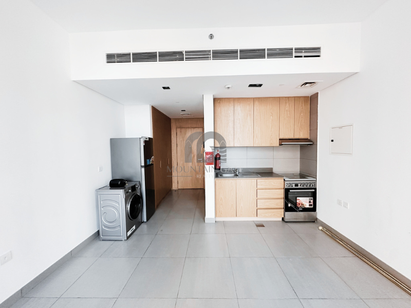 Garden View | Wide Windows | Investor Deal Muwaileh Mountain Gate
