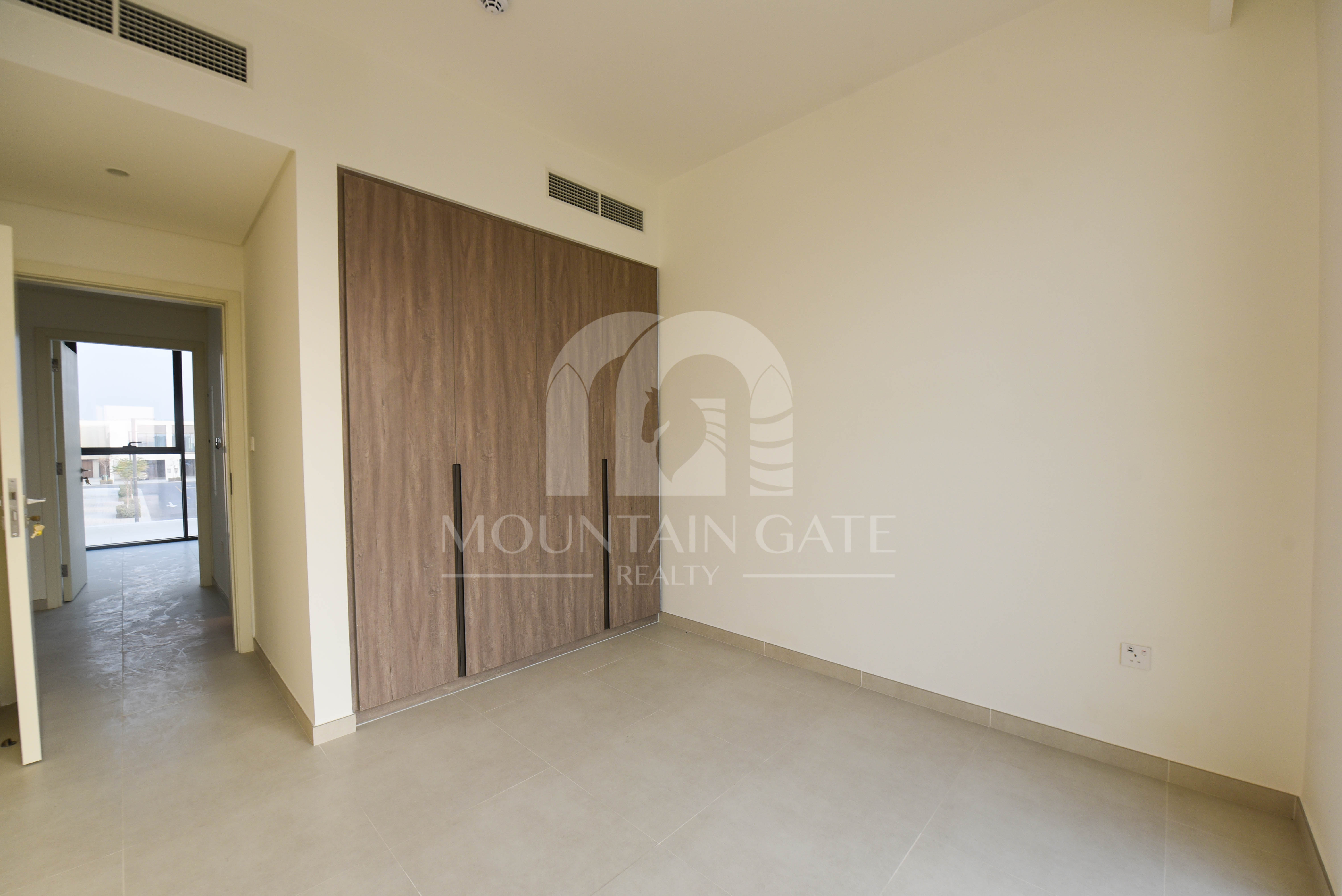 Exclusive Premium Location Direct Access to Beach 3BR The Valley Mountain Gate