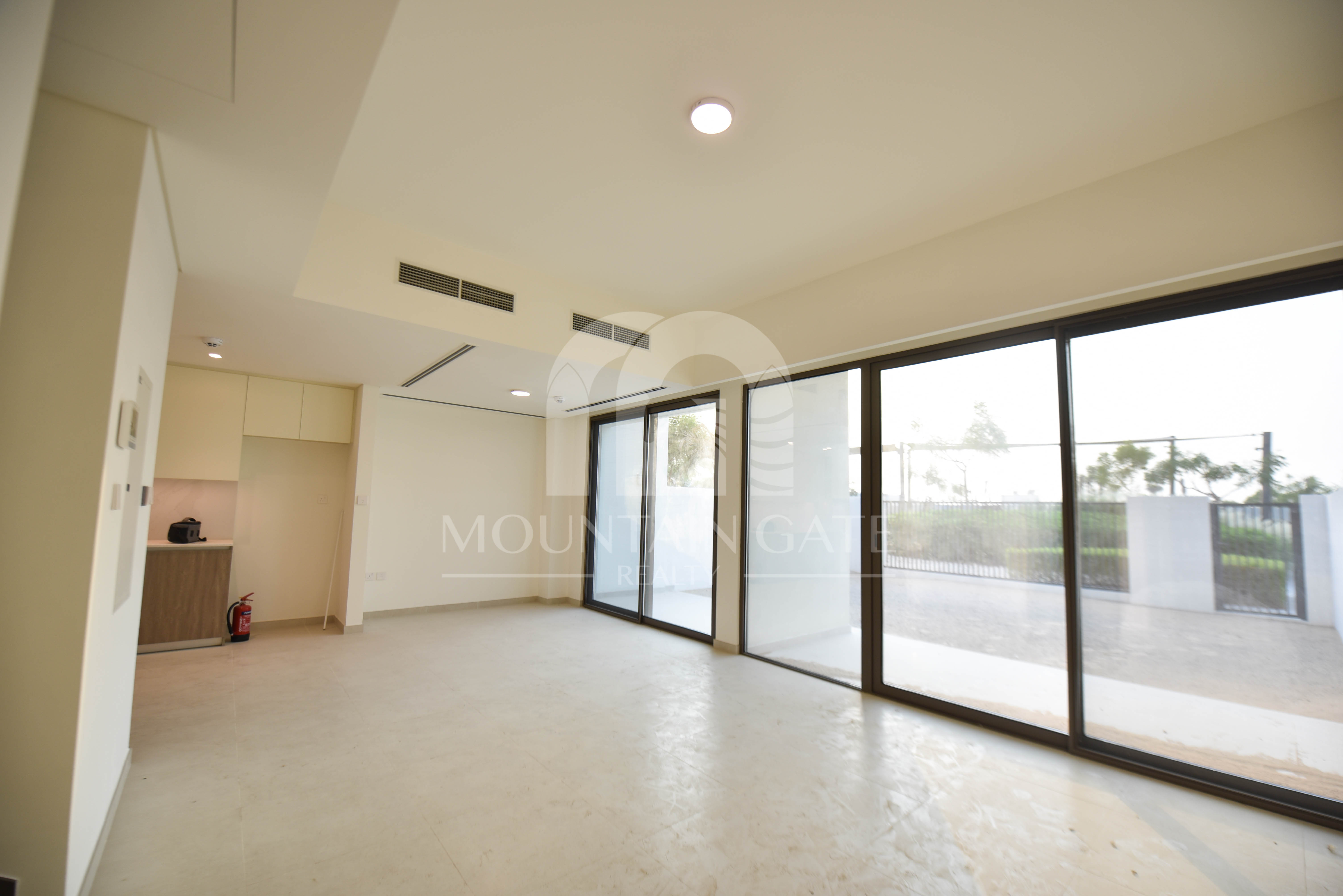 Exclusive Premium Location Direct Access to Beach 3BR The Valley Mountain Gate