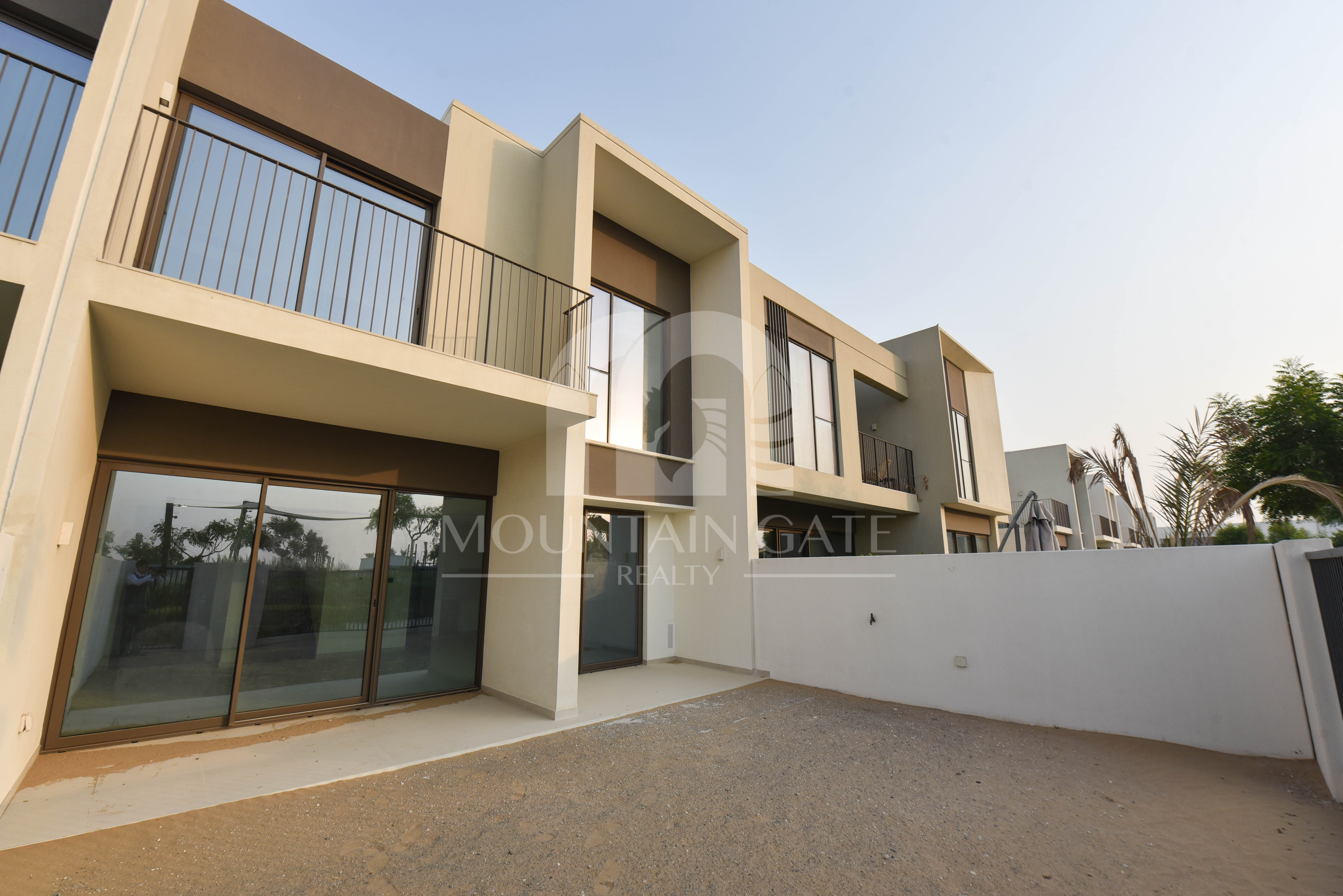 Exclusive Premium Location Direct Access to Beach 3BR The Valley Mountain Gate