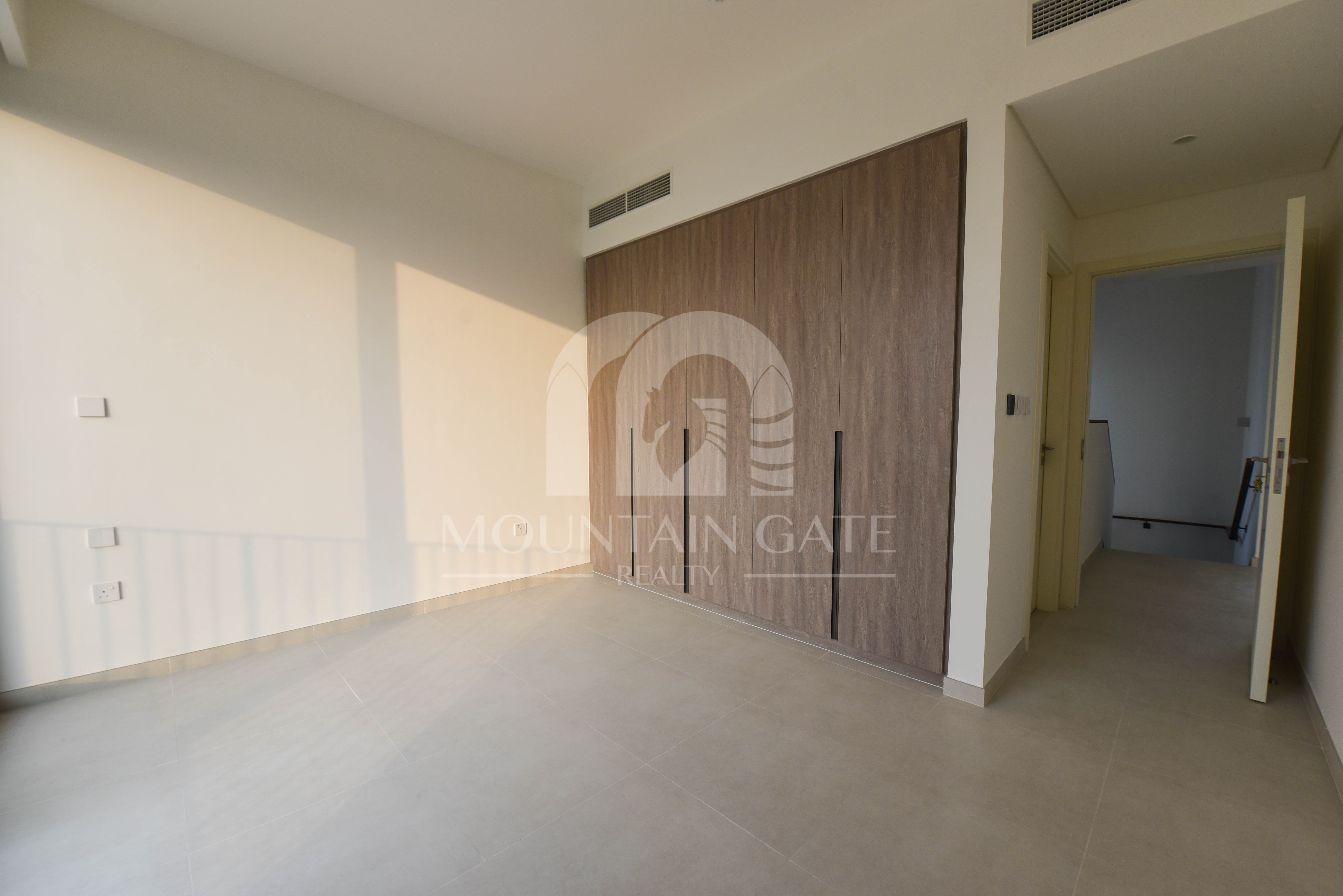 Exclusive Premium Location Direct Access to Beach 3BR The Valley Mountain Gate
